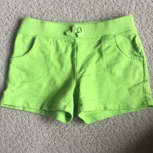 Greenish yellow 100% cotton shorts, S 5/6